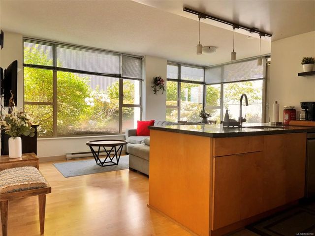 4 of 33 - 760 Johnson St 208, Victoria, BC
