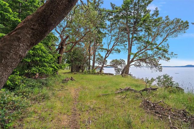 4 of 27 - 345 Evergreen Lane, Sidney Island, BC