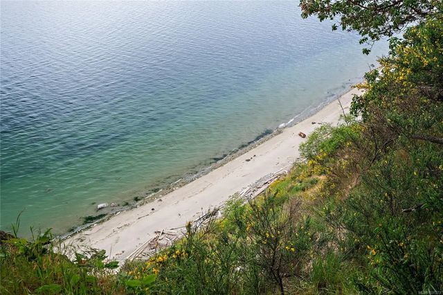 5 of 27 - 345 Evergreen Lane, Sidney Island, BC