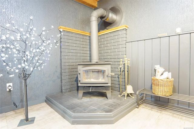 4 of 46 - 1334 Chesterman Beach Rd, Tofino, BC