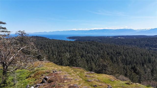 2 of 8 - 830 Montreul Hts, Metchosin, BC