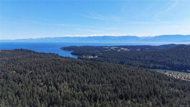 3 of 8 - 830 Montreul Hts, Metchosin, BC