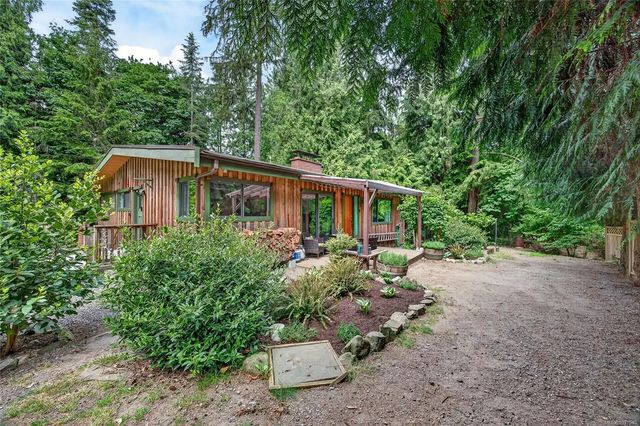 3 of 34 - 300 Walkers Hook Rd, Salt Spring, BC