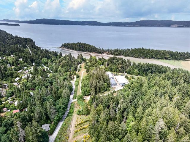 4 of 34 - 300 Walkers Hook Rd, Salt Spring, BC