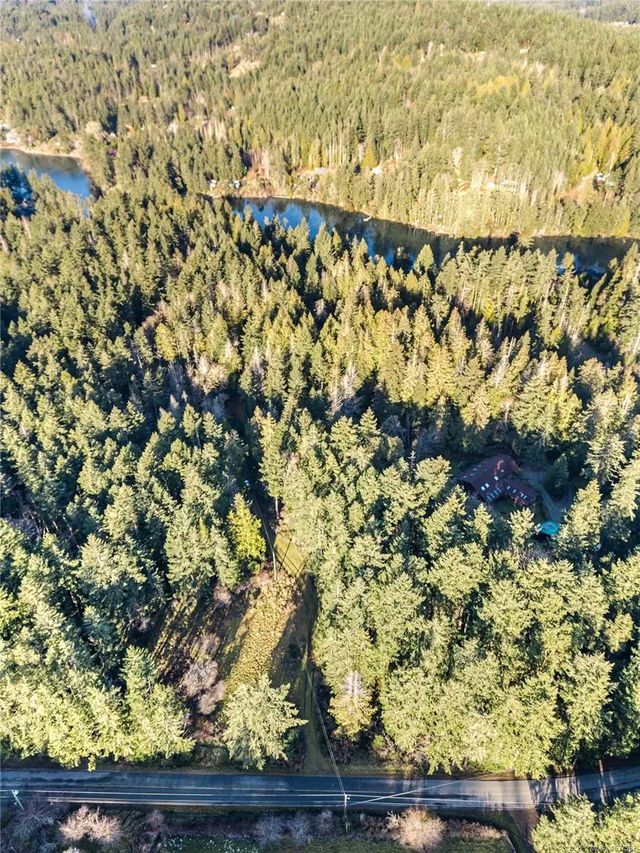 2 of 32 - 808 Rainbow Rd, Salt Spring, BC