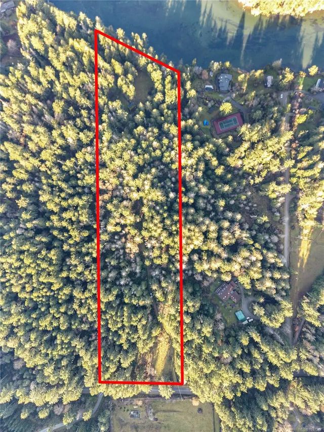 3 of 32 - 808 Rainbow Rd, Salt Spring, BC