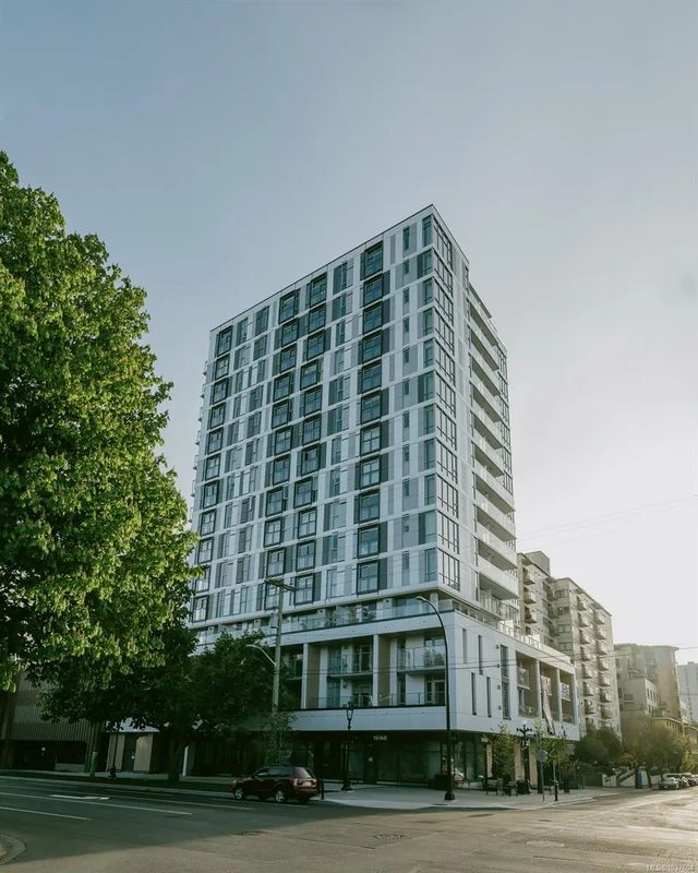 4 of 50 - 1097 View St 705, Victoria, BC