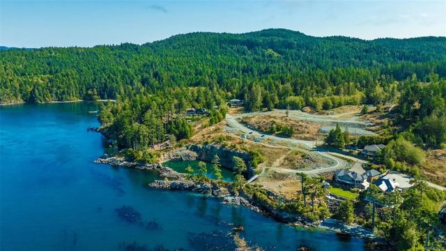 2 of 9 - 7070 Fisher Rd, Sooke, BC