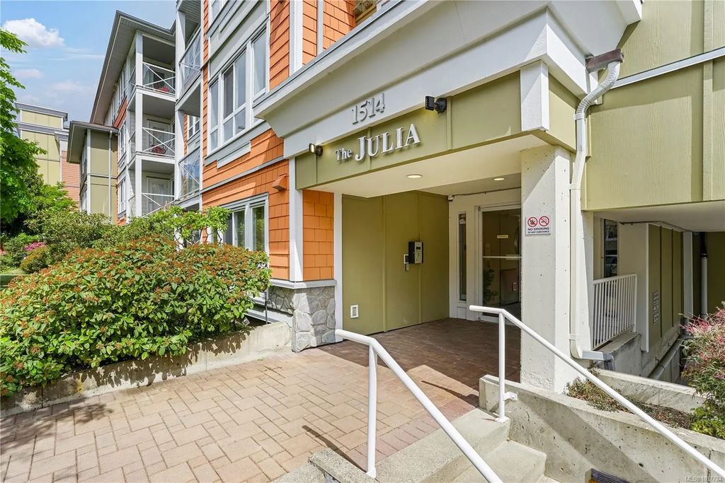 1514 Church Ave 204, Saanich