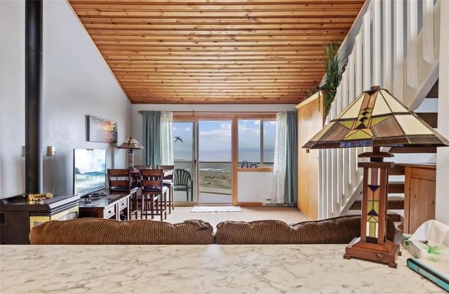 5 of 42 - 3295 Island Hwy W 220, Qualicum Beach, BC