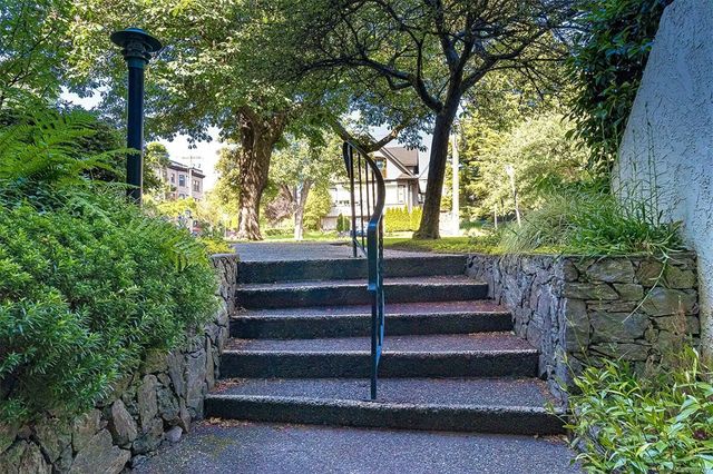 3 of 33 - 605 Cook St 204, Victoria, BC