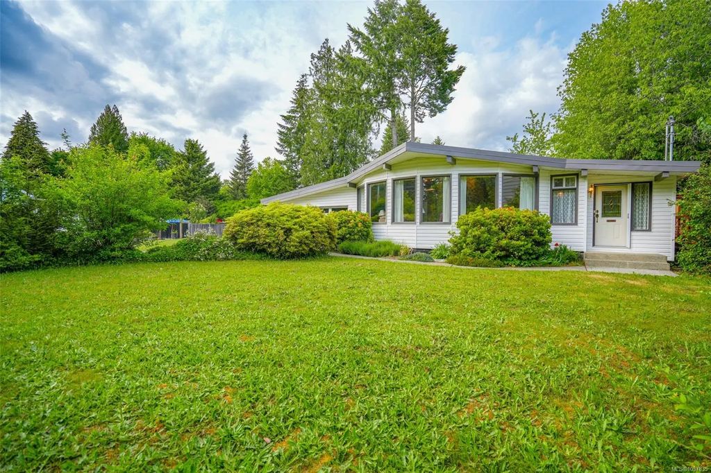 5847 River Rd, Port Alberni