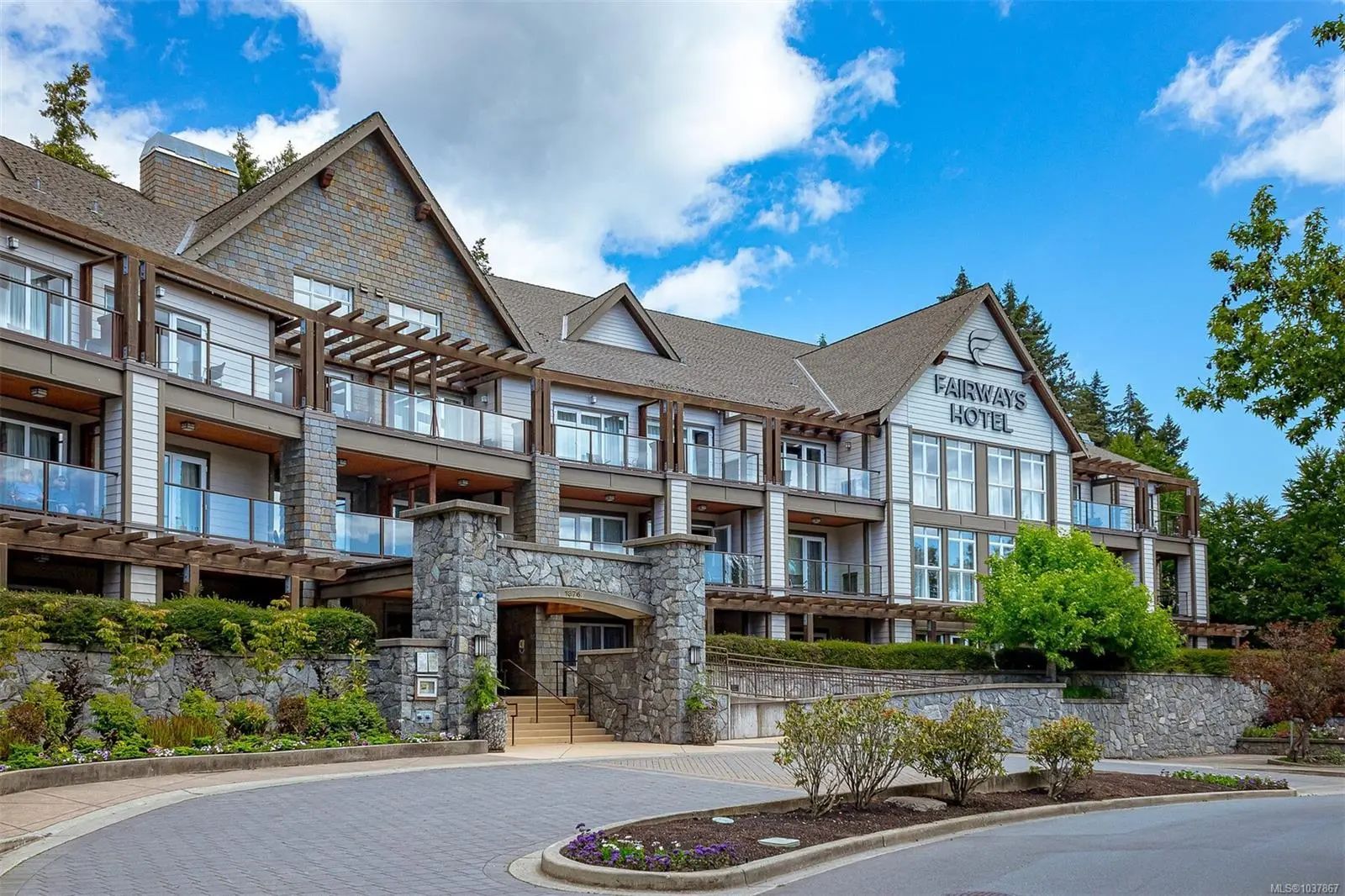 MLS #1037867 for Sale at 1376 Lynburne Pl 113/115 D, in the city of Langford, V9B 6S1