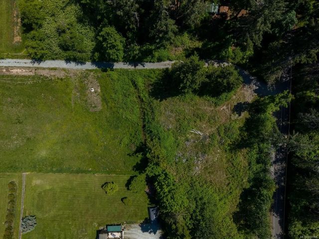 3 of 6 - 1220 Clayton Rd, North Saanich, BC