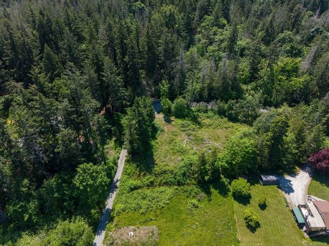 4 of 6 - 1220 Clayton Rd, North Saanich, BC
