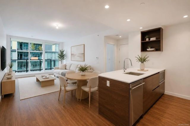 3 of 36 - 369 Tyee Rd 409, Victoria, BC