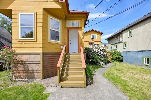 3 of 80 - 1620 Camosun St, Victoria, BC