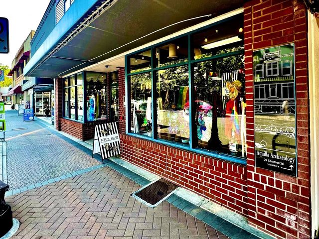 3 of 4 - 27 Commercial St, Nanaimo, BC