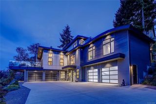 3450 Dolphin Dr, Nanoose Bay