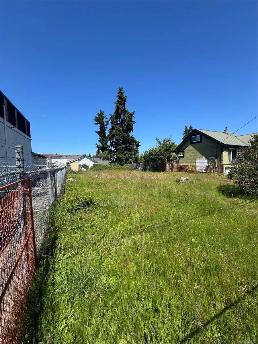 MLS Number 1038219 in the city of Courtenay Homes for Sale by , the zipcode of V9N 1T3