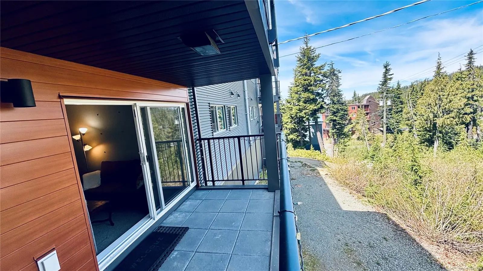 MLS #1038239 for Sale at 695 Castle Crag Cres 106, in the city of Courtenay, V9J 1L0