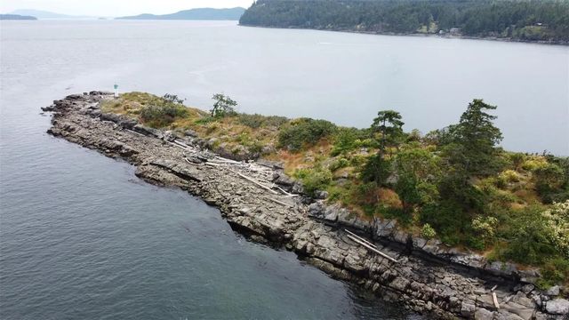 3 of 17 - 0 Fane Island, Pender Island, BC