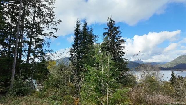 2 of 18 - 16922 Beachview Dr, Port Renfrew, BC