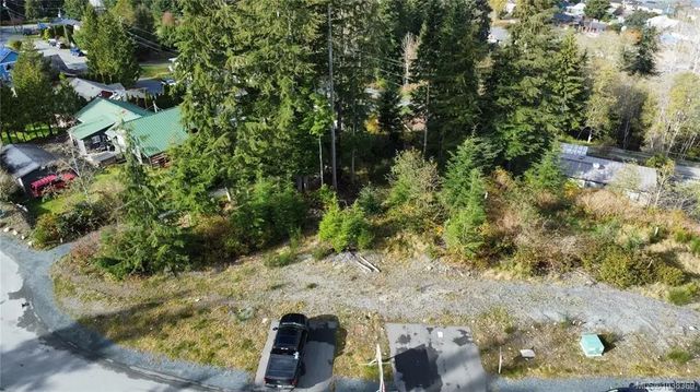 3 of 18 - 16922 Beachview Dr, Port Renfrew, BC