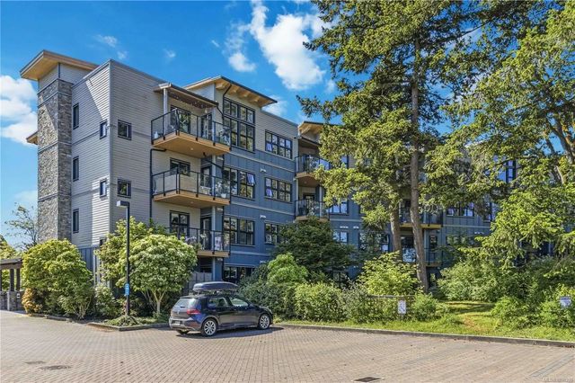 2 of 30 - 3912 Carey Rd 103, Saanich, BC
