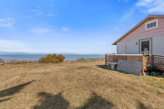 3 of 41 - 1494 Wilkinson Rd, Comox, BC