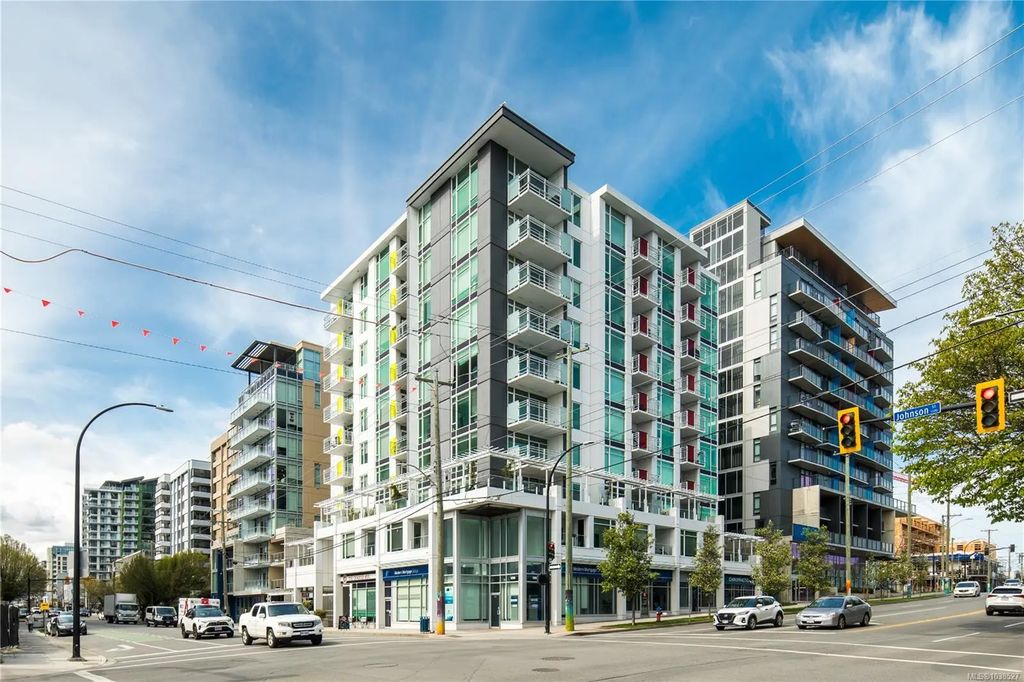 1090 Johnson St 105, Victoria