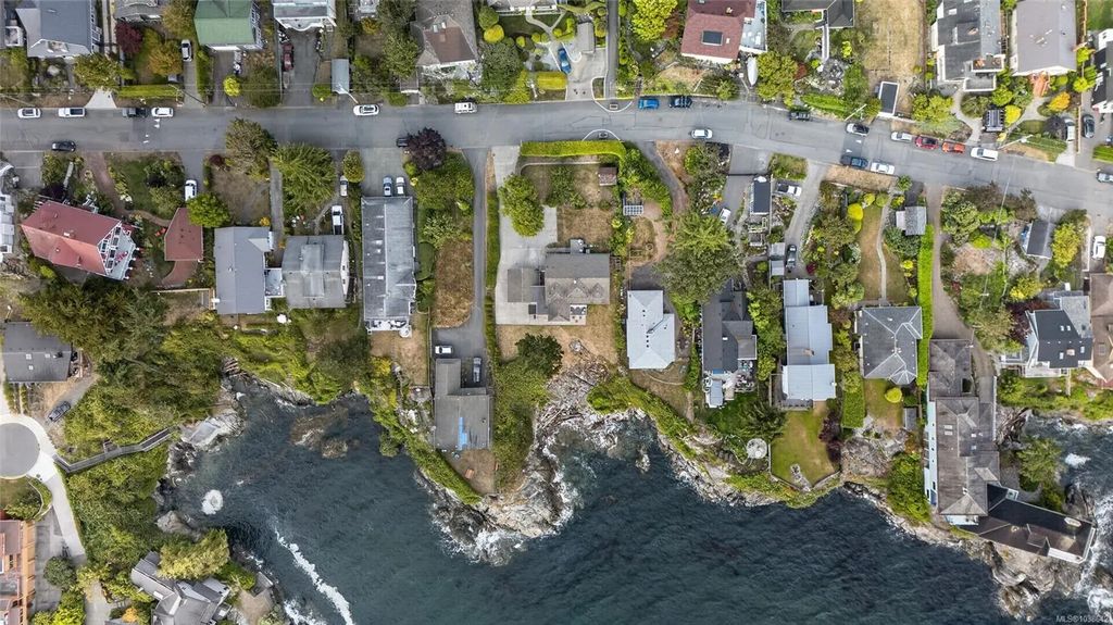 436 Constance Ave, Esquimalt
