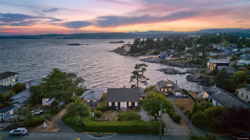 436 Constance Ave, Esquimalt