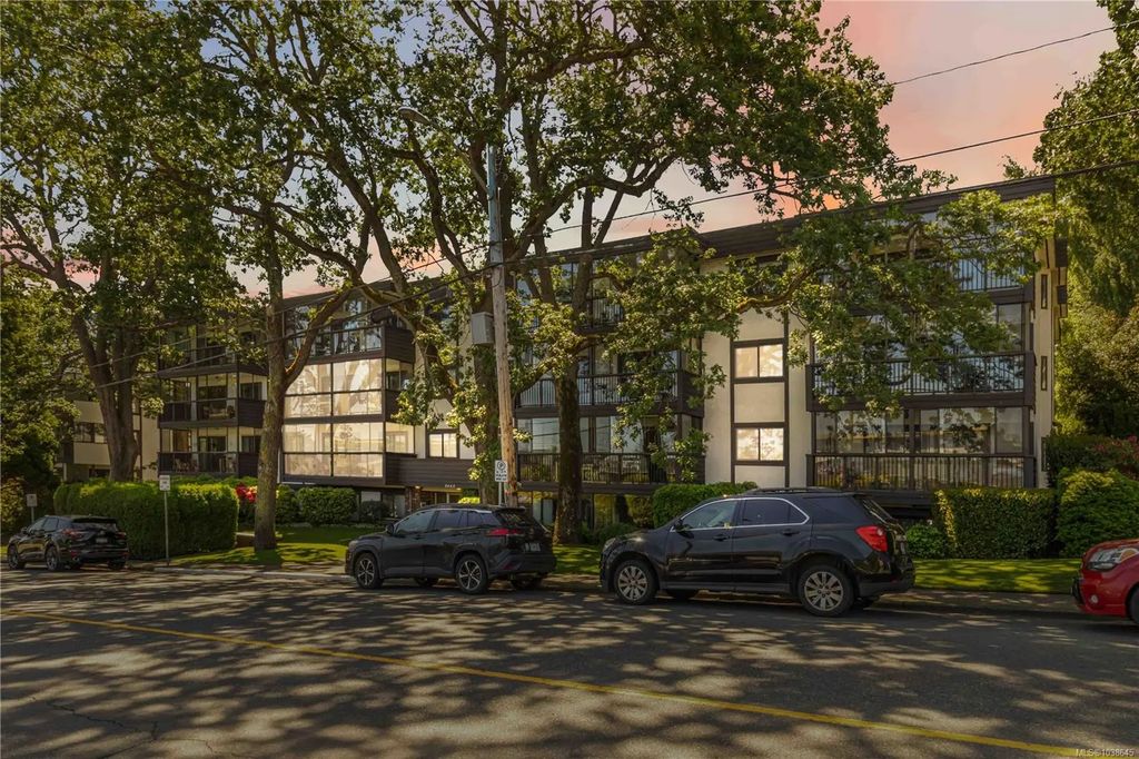 1665 Oak Bay Ave 203, Victoria