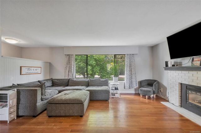 4 of 19 - 1591 Sharon Pl, Parksville, BC
