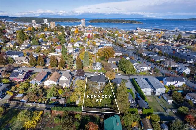 3 of 29 - 639 Kennedy St, Nanaimo, BC