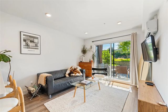 4 of 52 - 135 Haliburton St 102, Nanaimo, BC