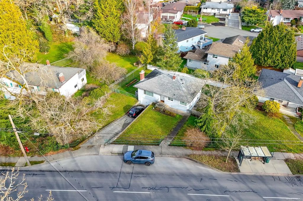 4121 Quadra St, Saanich