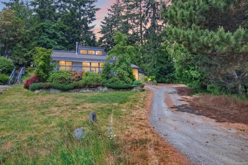 102 Village Terr, Salt Spring