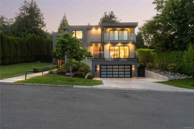 3 of 72 - 374 Sunset Ave, Oak Bay, BC