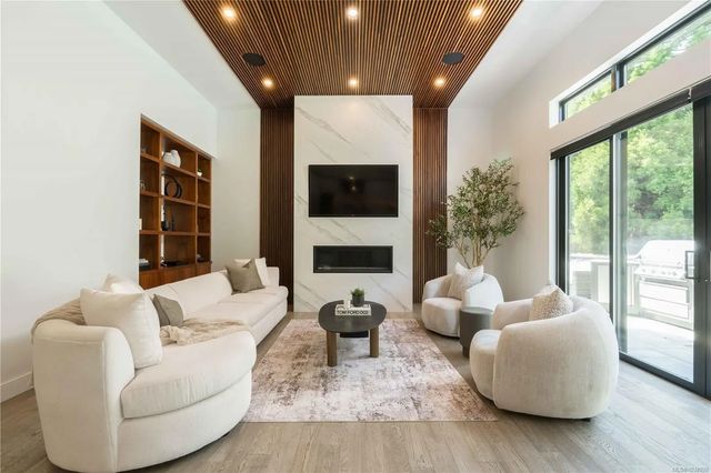 5 of 72 - 374 Sunset Ave, Oak Bay, BC