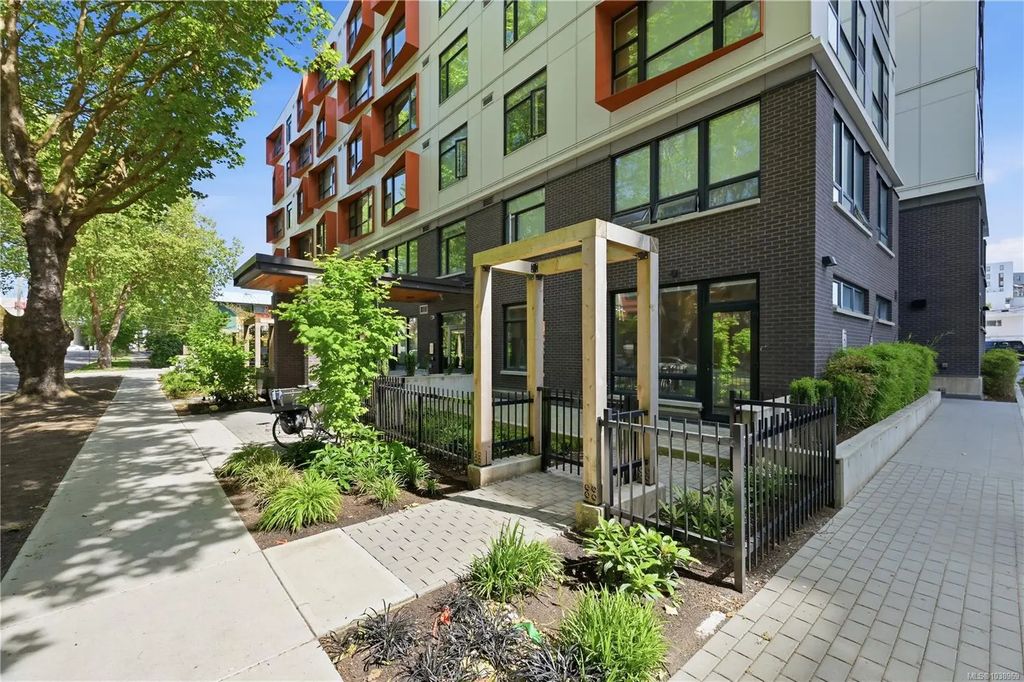 629 Speed Ave 101, Victoria