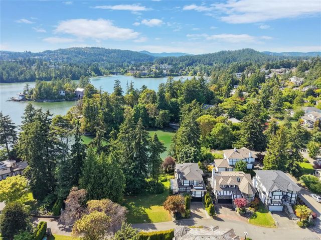 5 of 21 - 10 Governors Point Rd, View Royal, BC
