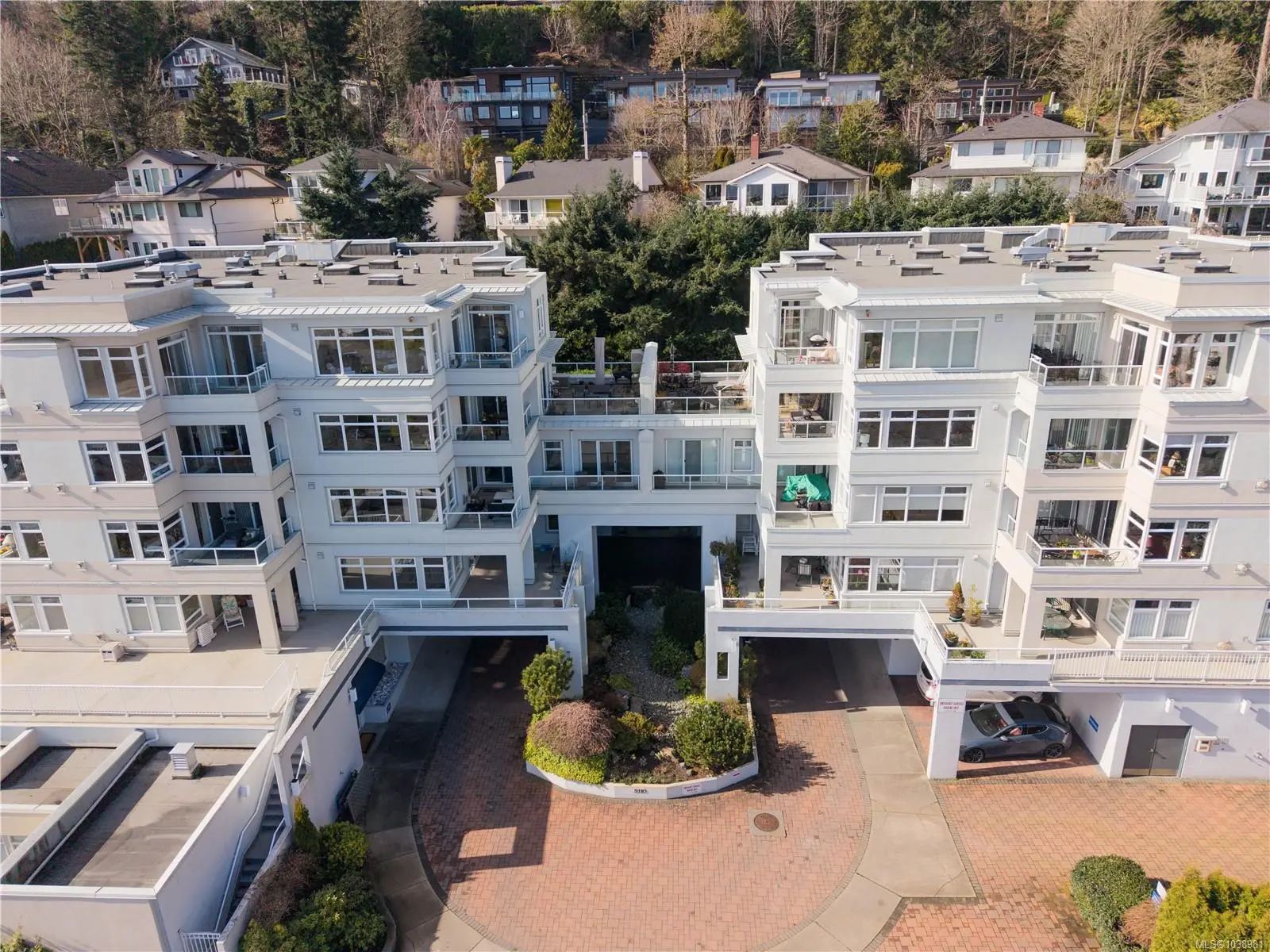 Residential Real Estate for Sale at 5110 Cordova Bay Rd 306 in the city of Saanich by MLS #1038981