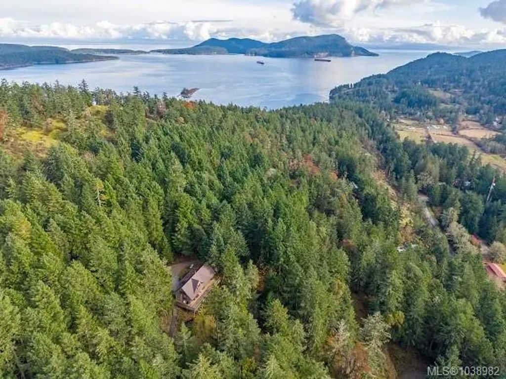 3350 Port Washington Rd, Pender Island
