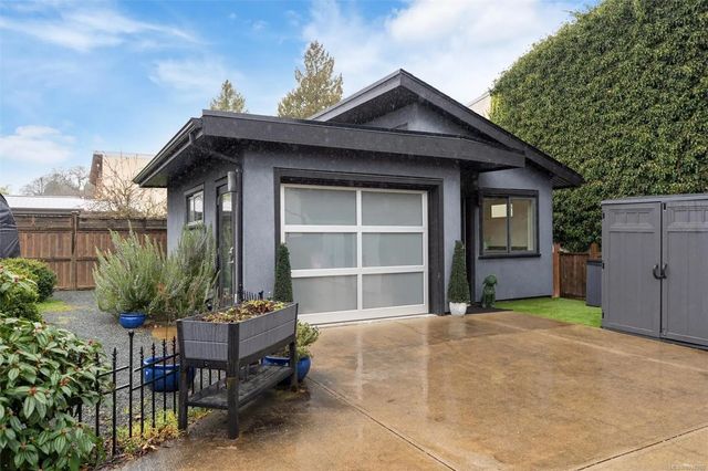 4 of 78 - 838 Old Esquimalt Rd, Esquimalt, BC