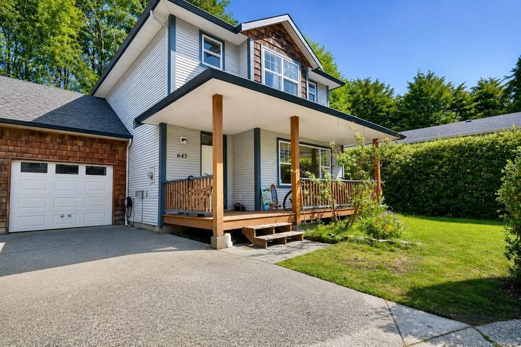 645 Shore Pine Cres, Tofino
