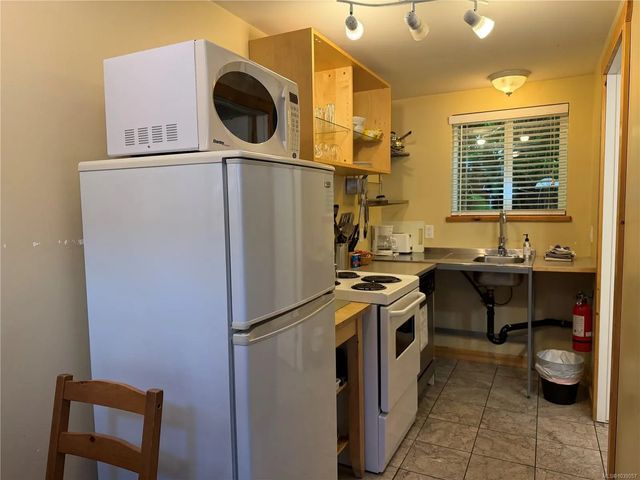 5 of 14 - 1028 Tyee Terr 5, Ucluelet, BC