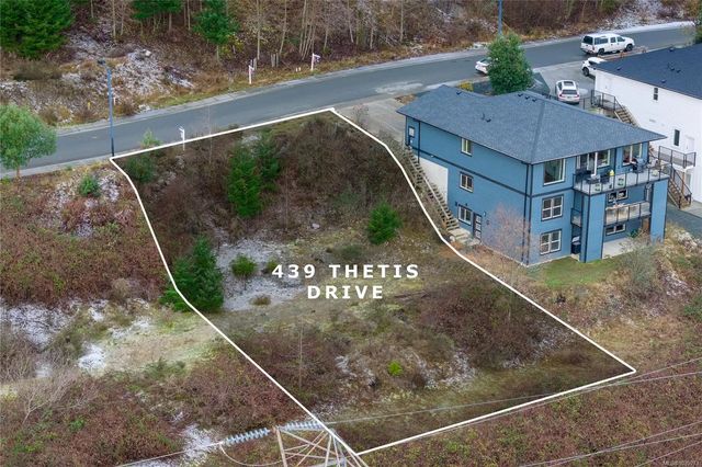 2 of 28 - 439 Thetis Dr, Ladysmith, BC