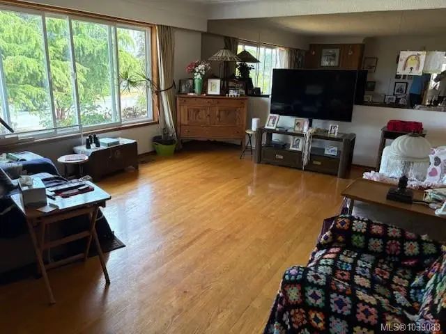 5 of 12 - 2535 Holyrood Dr, Nanaimo, BC